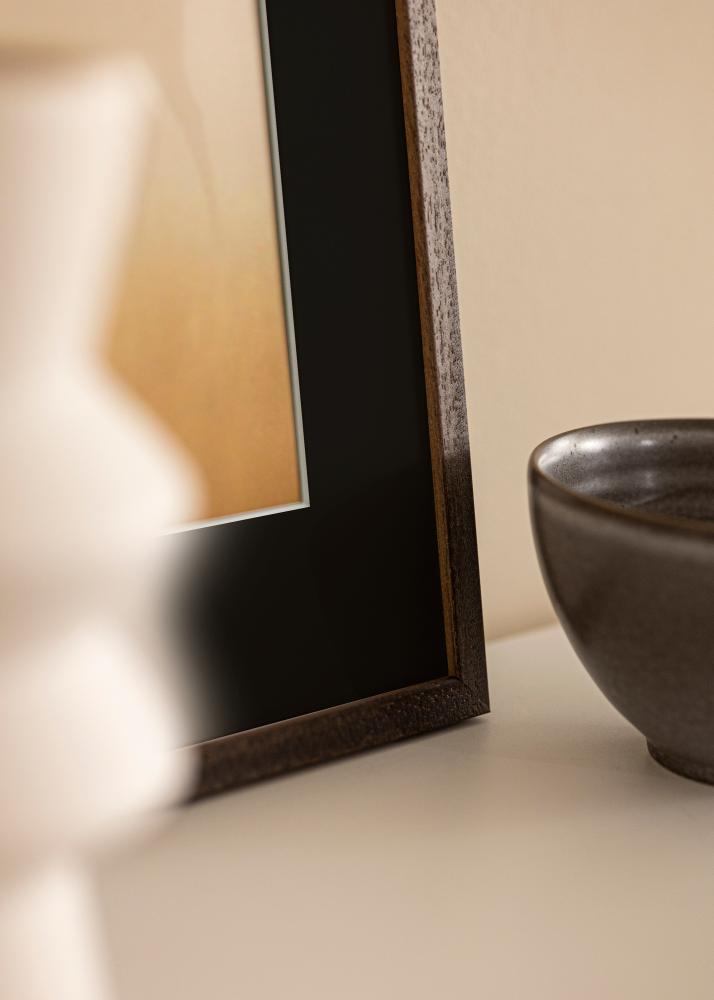 Ram med passepartou Rahmen Edsbyn Walnuss 20x30 cm - Passepartout Schwarz 15x21 cm (A5)