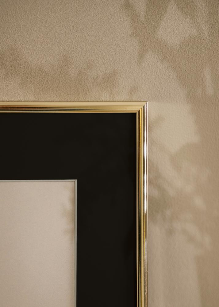 Ram med passepartou Rahmen Aluminium Gold glänzend 70x100 cm - Passepartout Schwarz 62x85 cm