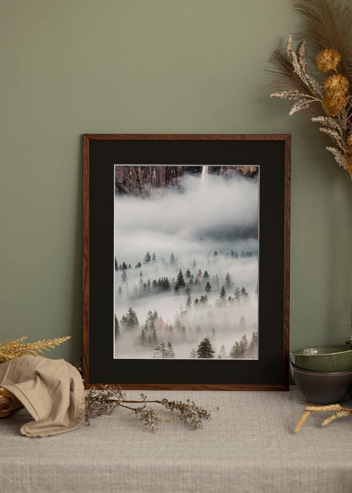 Ram med passepartou Rahmen Galant Walnuss 50x70 cm - Passepartout Schwarz 33x56 cm