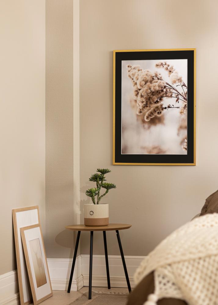 Ram med passepartou Rahmen Edsbyn Gold 30x40 cm - Passepartout Schwarz 8x12 inches