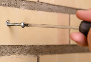 Dübel in Ziegelwand